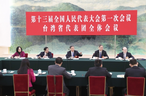 3月7日,，中共中央政治局常委,、國(guó)務(wù)院副總理汪洋參加十三屆全國(guó)人大一次會(huì)議臺(tái)灣代表團(tuán)的審議,。