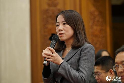 第一財經(jīng)記者提問 人民網(wǎng)記者 趙鐸 攝