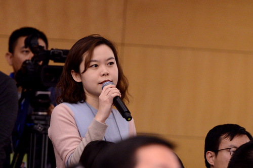 北京青年報(bào)記者提問(wèn),。人民網(wǎng)張啟川 攝