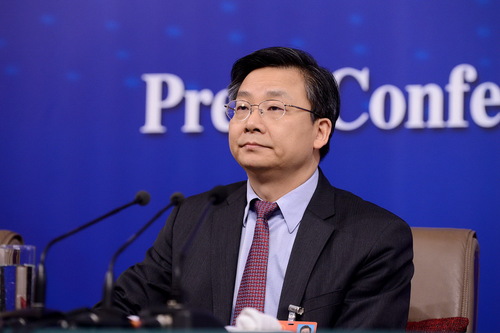 全國人大常委會法工委副主任許安標(biāo),。人民網(wǎng)記者 張啟川 攝