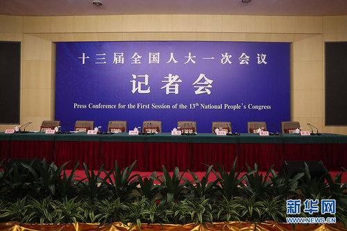 圖為記者會開始前,。新華網(wǎng) 中國政府網(wǎng) 陳杰 攝