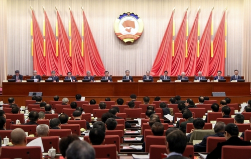 （1）全國政協(xié)十三屆一次會議主席團舉行第三次會議 汪洋主持