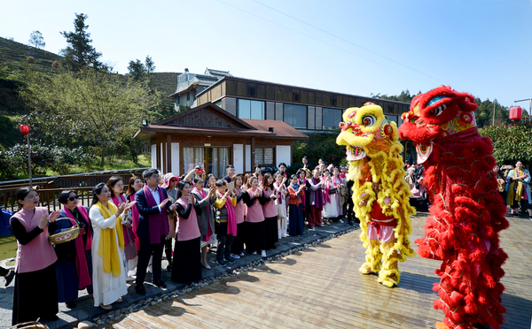 5舞獅隊(duì)?wèi)c祝頭採(cǎi)節(jié)開幕