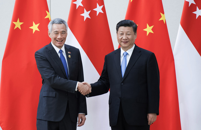 習(xí)近平會(huì)見(jiàn)新加坡總理李顯龍