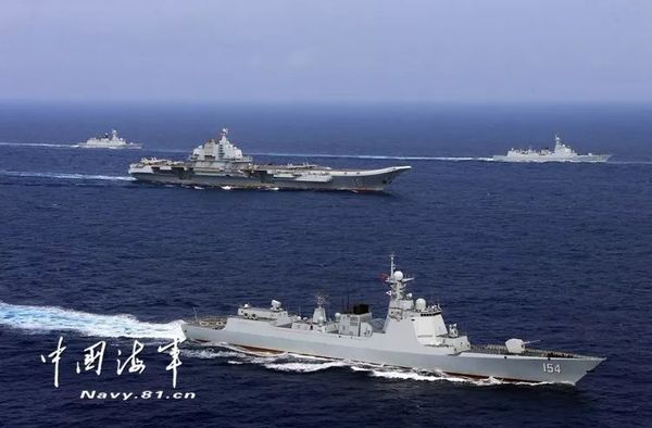 ▲馳騁大洋的航母編隊(duì),。記者張雷 攝