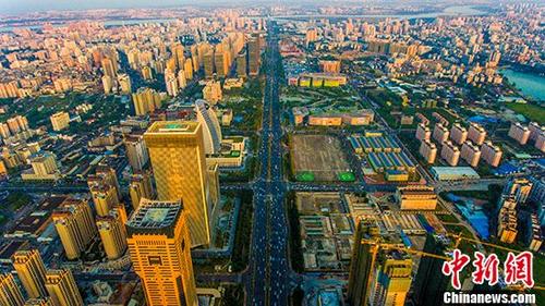 資料圖：航拍?？谑袊?guó)興大道,。 <a target='_blank' href='http://www.chinanews.com/'>中新社</a>記者 駱云飛 攝