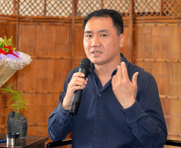 著名文化學(xué)者,、藝術(shù)品鑒賞與投資專(zhuān)家呂立新