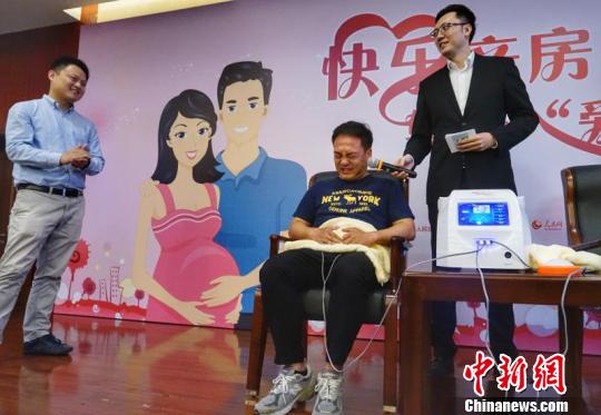 能夠堅(jiān)持到體驗(yàn)8級(jí)以上疼痛的男士更是寥寥,?！≤窡?攝