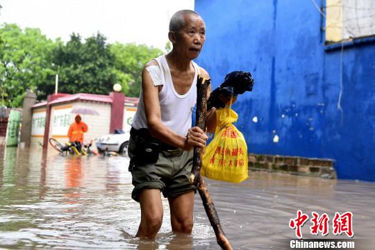 廣東高考遭遇臺風(fēng)登陸多地掛暴雨紅色預(yù)警