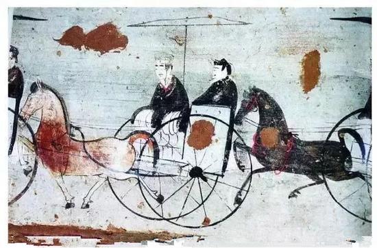 漢代到魏晉時(shí)期，主要的馬車被稱之為軺車,，是一種非常輕便的交通工具,。