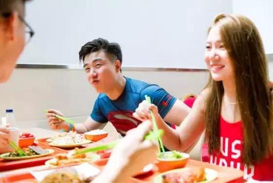 如果你早飯都不吃 就沒必要再健身了,！