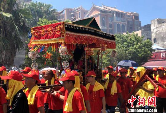 兩岸信眾民俗文化踩街,。吳晟煒 攝