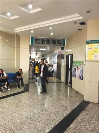 航天醫(yī)院的放射科，黃亨平和張曉波在這里工作,。