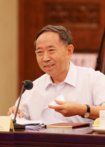 袁貴仁委員發(fā)言,。1