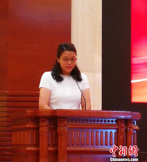 太原市僑青委主席呂雪梅代表僑青委作表態(tài)發(fā)言,?！罱苡ⅰz