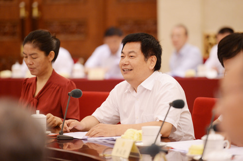 蘇華委員發(fā)言,。
