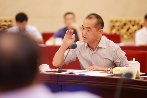 丁小崗委員發(fā)言,。