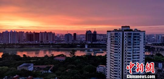 “山竹”來(lái)勢(shì)洶洶廣西玉林南寧北海等地嚴(yán)陣以待