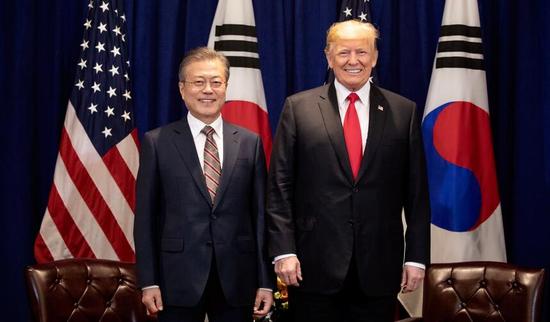特朗普上任來首個(gè)貿(mào)易協(xié)議!美韓簽署貿(mào)易修正協(xié)議