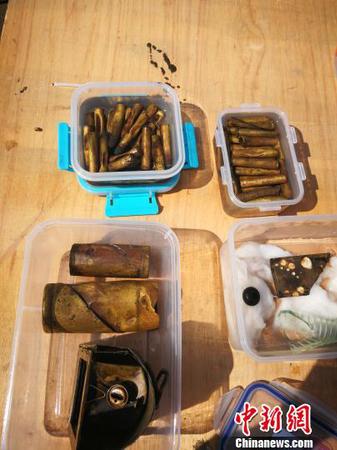 包括鍋爐、斜桁,、舷窗,、艙門、鐵甲堡襯木等艦體結(jié)構(gòu),，毛瑟步槍子彈,、左輪手槍子彈、37毫米炮彈,、47毫米炮彈等武器裝備,。　彭杭 攝