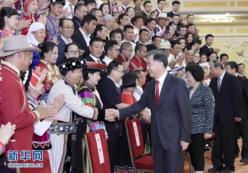 9月28日,，中共中央政治局常委、全國政協(xié)主席汪洋在北京親切會(huì)見全國少數(shù)民族參觀團(tuán)全體成員,。新華社記者丁海濤攝