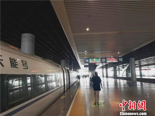 長三角鐵路今迎返程高峰：預(yù)計發(fā)客261萬人次