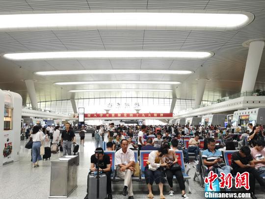 圖為杭州東站,?！堨蠚g 攝