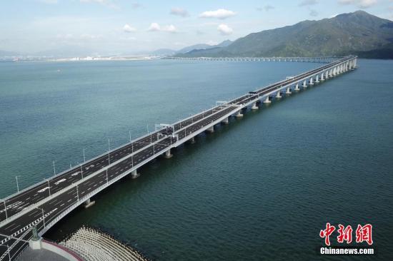 圖為港珠澳大橋香港段,。<a target='_blank' href='http://www.chinanews.com/'>中新社</a>記者 李志華 攝