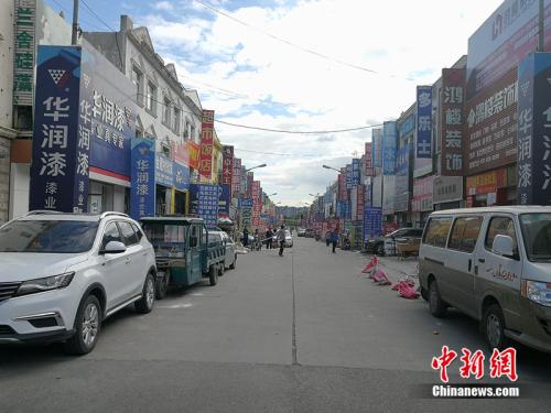 樓市不景氣,，燕郊售樓一條街旁邊的建材市場也十分冷清,。<a target='_blank' href='http://www.chinanews.com/' >中新網(wǎng)</a>記者 邱宇 攝