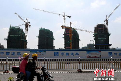 8月10日,，福州正在建設(shè)中的房地產(chǎn)樓盤。 <a target='_blank' href='http://www.chinanews.com/'>中新社</a>記者 張斌 攝