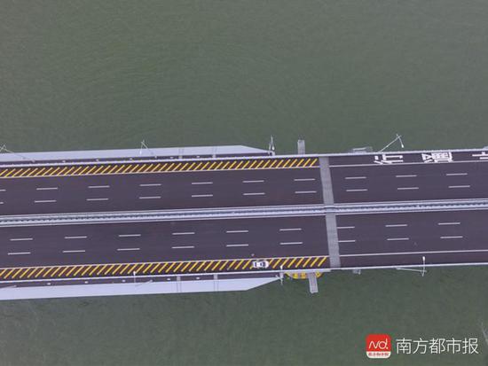 雄偉的港珠澳大橋,。南都記者 吳進(jìn) 攝_副本.jpg