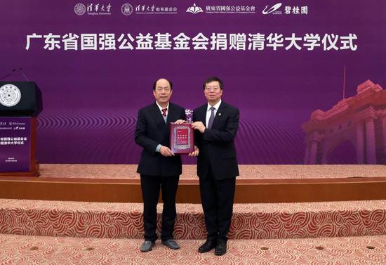 22億,！清華大學(xué)獲中國大學(xué)史上最大單筆捐贈(zèng)