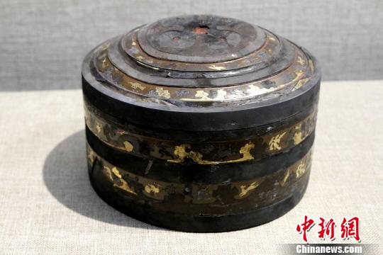 漢代貼金箔漆盒,?！≈旖ū?攝