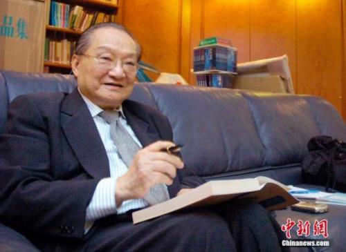 資料圖：查良鏞先生接受中新社記者采訪,。中新社記者 洪少葵 攝