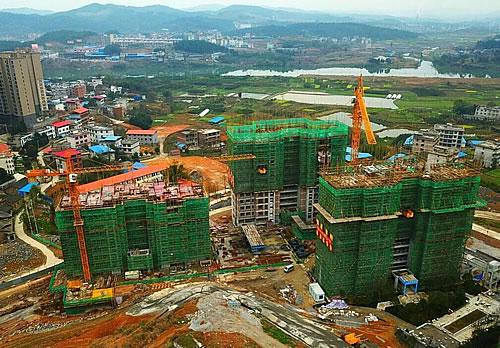 國家級貧困縣房價暴漲背后:兩年漲三成 開學(xué)后狂跌