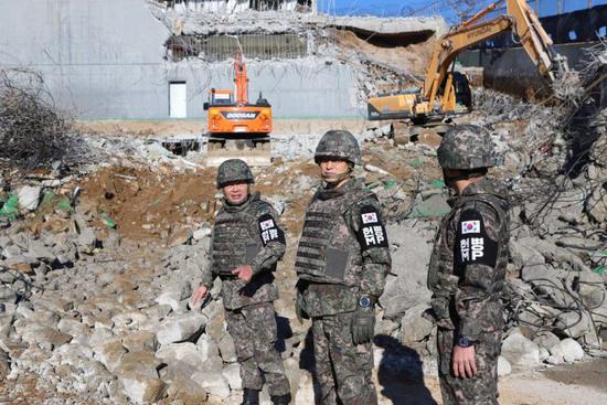 前線哨所怎么拆,？韓國(guó)出動(dòng)挖掘機(jī) 朝鮮直接爆破