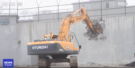 前線哨所怎么拆,？韓國(guó)出動(dòng)挖掘機(jī) 朝鮮直接爆破