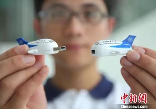現(xiàn)在的u盤更多以禮品等形式出現(xiàn),。泱波 攝