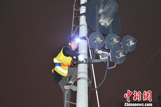 京沈高鐵遼寧段開通前最后一次施工現(xiàn)場,?！∩蜩F 攝