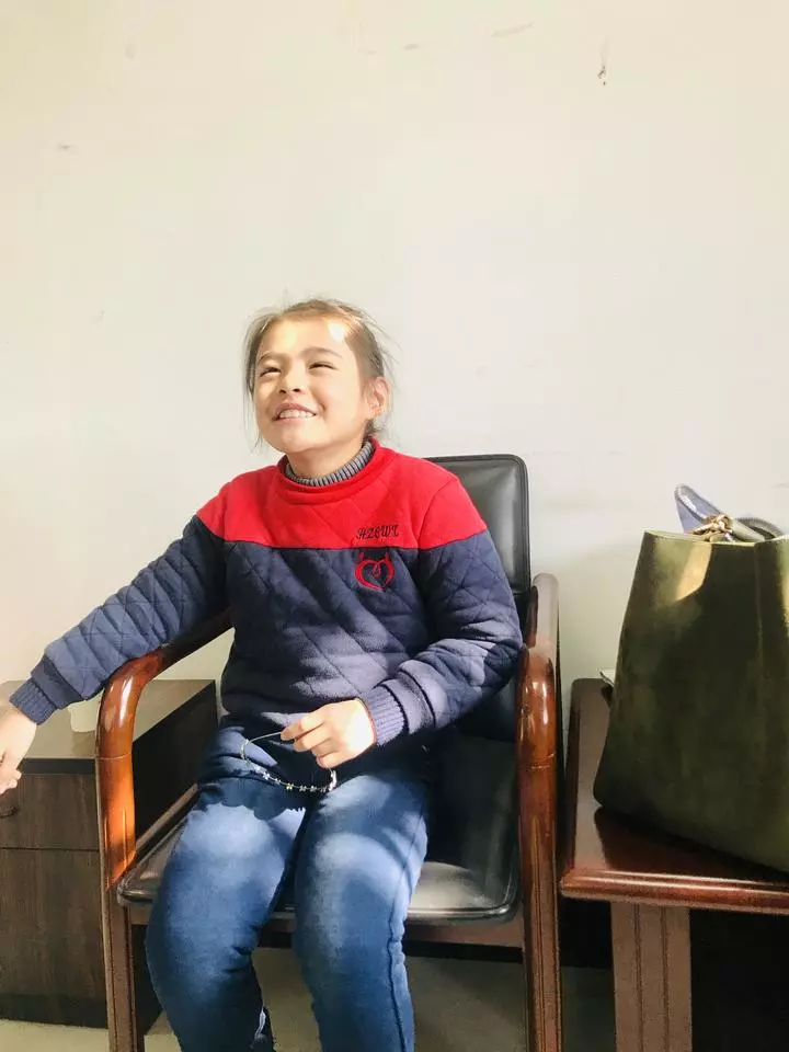 誰認(rèn)識(shí)?8歲的漂亮女孩演過電影 卻住進(jìn)救助站半月