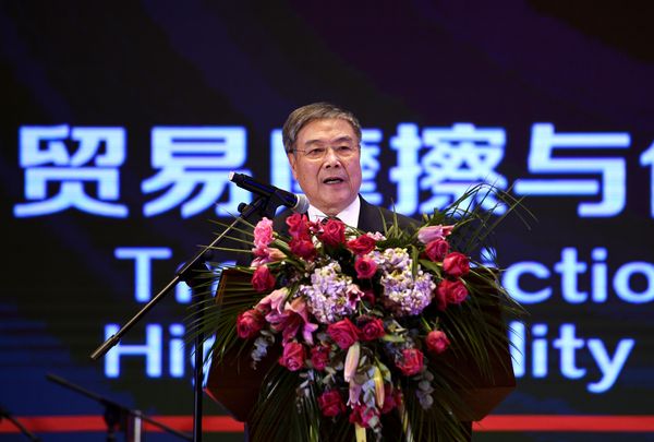 十一屆全國(guó)政協(xié)經(jīng)濟(jì)委員會(huì)副主任,、商務(wù)部原副部長(zhǎng)、中國(guó)商業(yè)聯(lián)合會(huì)原會(huì)長(zhǎng)張志剛發(fā)言