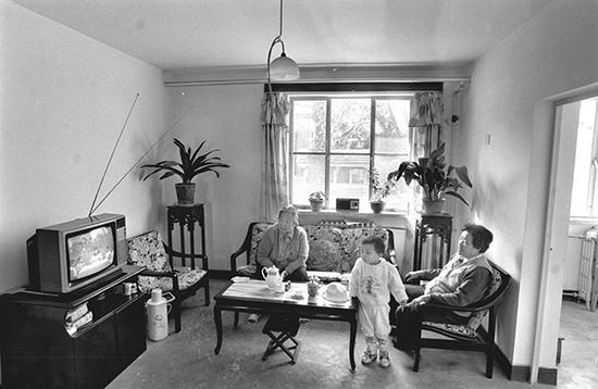 1993年,，北京，在菊兒胡同建成的新四合院住宅,。