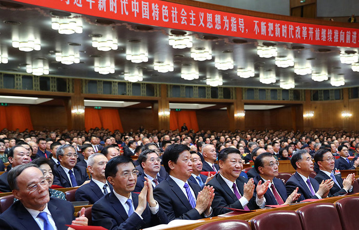 習(xí)近平等出席觀看慶祝改革開放40周年文藝晚會(huì)《我們的四十年》