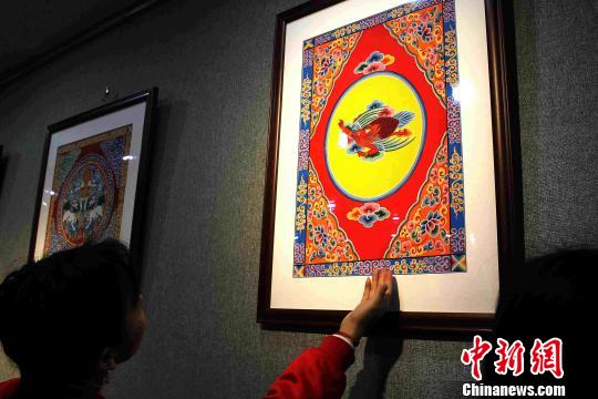 圖為觀眾參展,?！?zhí)砀?攝
