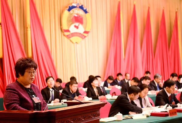0010政協(xié)北京市通州區(qū)第六屆委員會第三次會議上區(qū)政協(xié)常務副主席季志會作關(guān)于提案工作情況報告