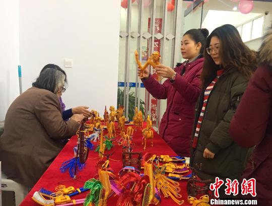 內(nèi)蒙古高?！胺沁z”過(guò)新年,、迎新春