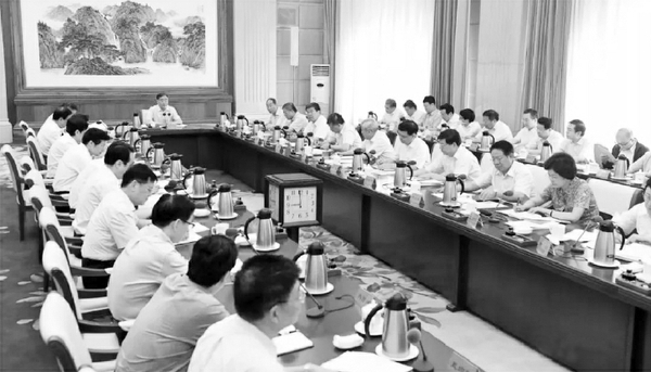 2018年7月23日,，中共中央政治局常委,、全國政協(xié)主席汪洋主持召開調(diào)研協(xié)商座談會，與民主黨派中央,、全國工商聯(lián)負(fù)責(zé)人和無黨派人士代表,，就相關(guān)黨派團體開展的推動實施鄉(xiāng)村振興戰(zhàn)略重點考察調(diào)研進行協(xié)商。