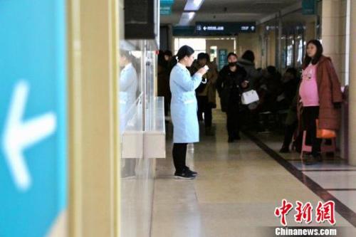“全面二孩”政策放開三年后,，曾被稱為中國“最敢生”省份的山東二孩生育熱潮正在降溫?！≮w曉 攝