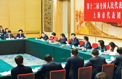 3月5日,，中共中央總書記,、國(guó)家主席、中央軍委主席習(xí)近平參加十二屆全國(guó)人大四次會(huì)議上海代表團(tuán)的審議,。新華社記者　鞠鵬攝