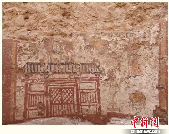 斗栱式樣系用單個(gè)櫨斗和單只替木把柱,、梁,、樽﹙枋﹚三者相結(jié)合的單斗只替，這在繪畫中出現(xiàn)為首次發(fā)現(xiàn),?！】脊叛芯克峁?攝